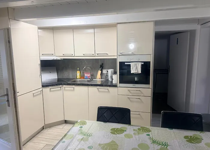 Happy Life - - Near Spiez-thun- Interlaken Wimmis